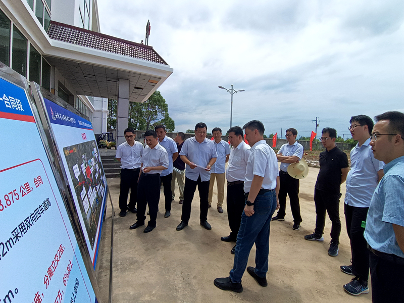 省鐵投公司副總經(jīng)理、蕪銅公路公司、皖江公司董事長(zhǎng)劉允超一行到銅商高速項(xiàng)目調(diào)研指導(dǎo)工作1